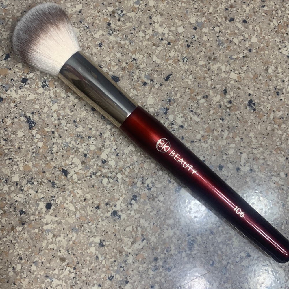 BB round 106 foundation brush.